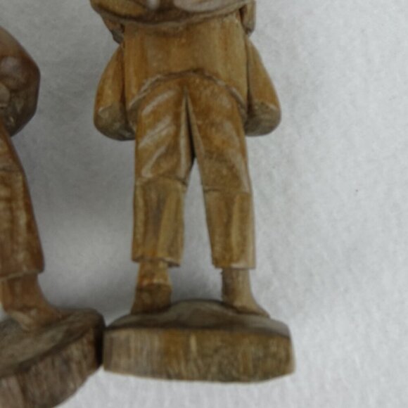 Vtg 6" Ecuador Hand-Carved Wood Figurines TWO Traveling Man Bowl in Hand w Bags - Picture 12 of 14